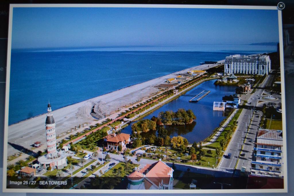 Orbi Towers Rooms Batumi Esterno foto